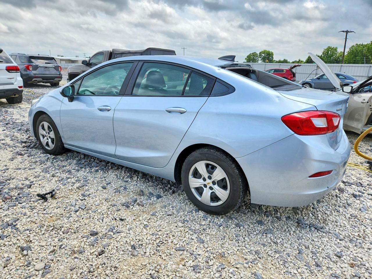 2017 CHEVROLET CRUZE LS photo 3