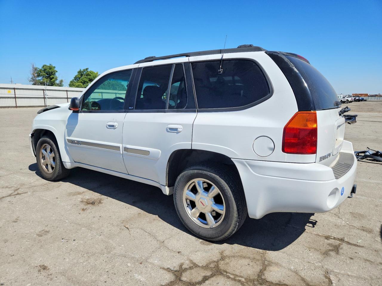 2003 GMC ENVOY photo 2