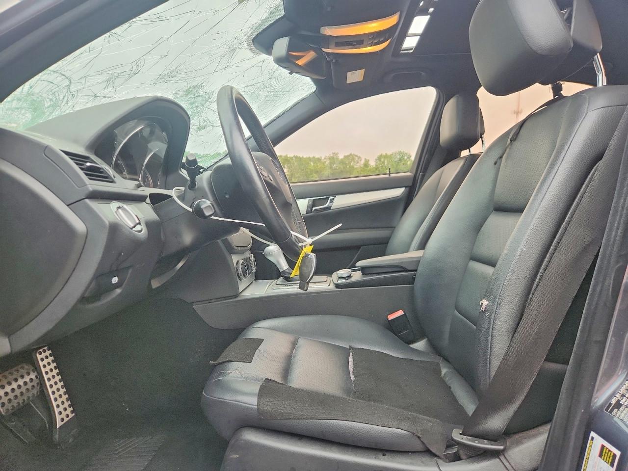 2010 MERCEDES-BENZ C 300 photo 19