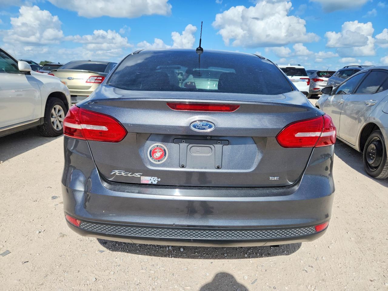2017 FORD FOCUS SE photo 11