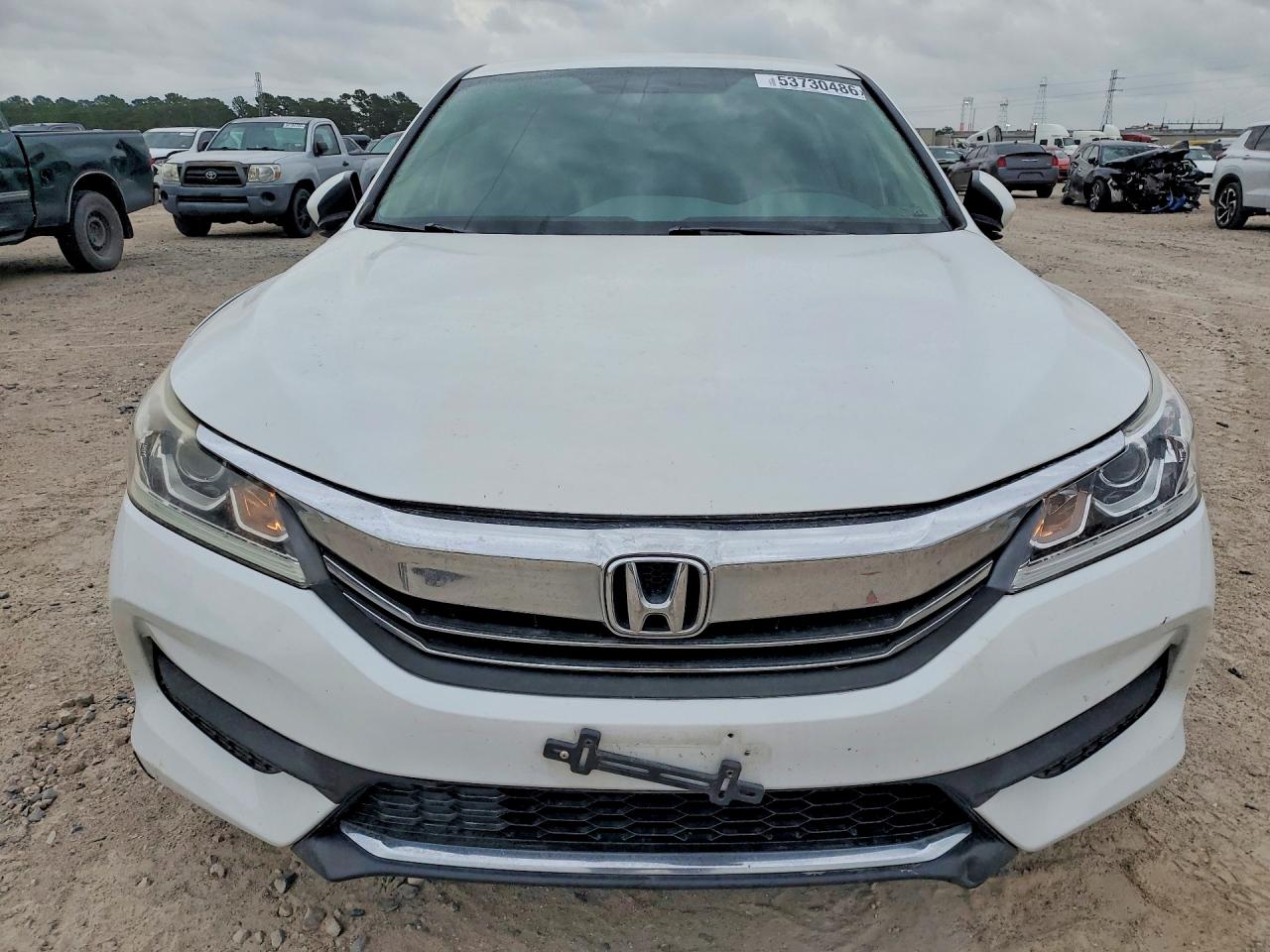 2017 HONDA ACCORD LX photo 9