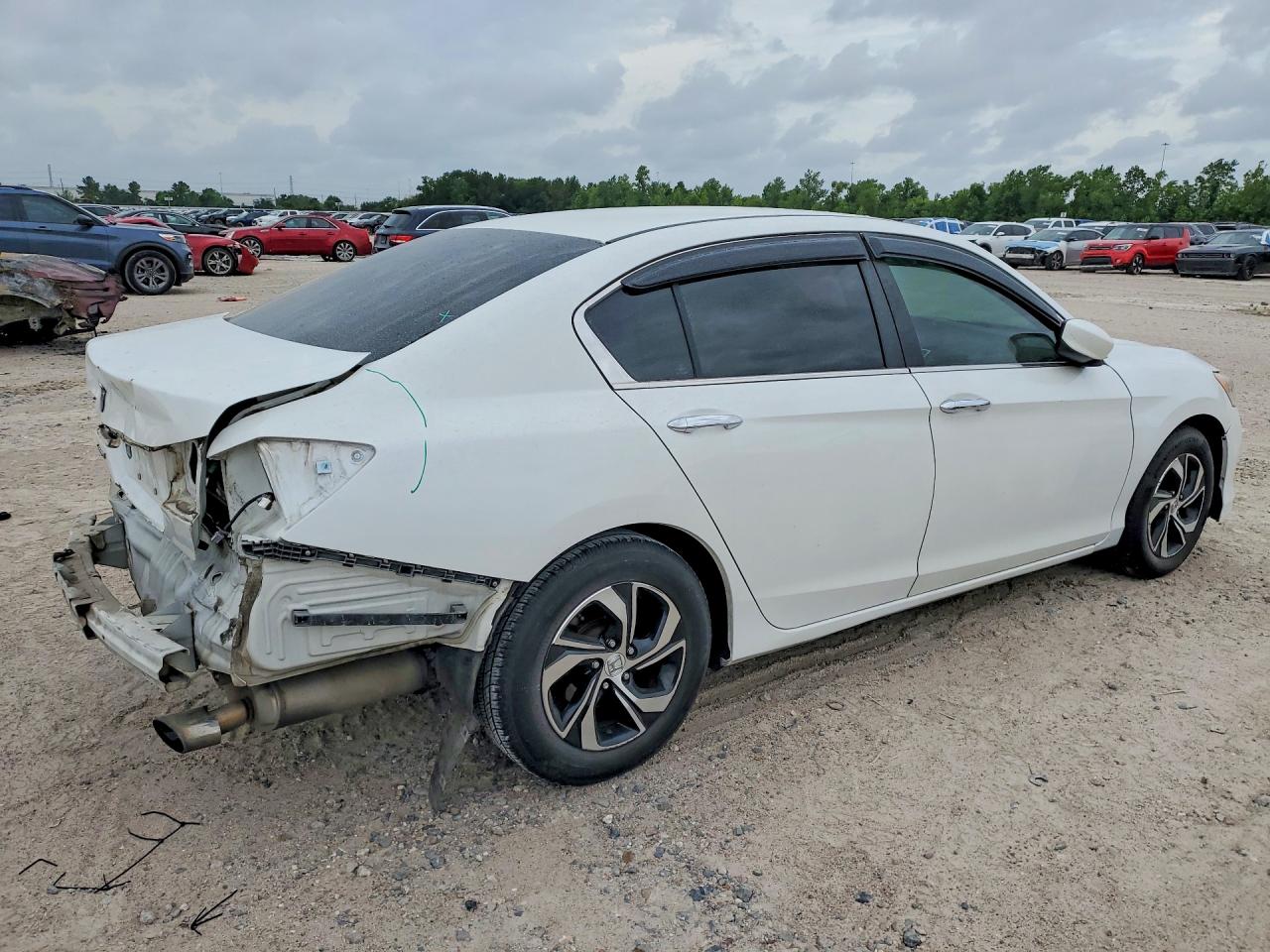 2017 HONDA ACCORD LX photo 5