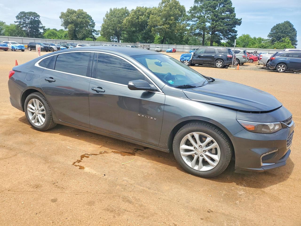 2017 CHEVROLET MALIBU LT photo 4