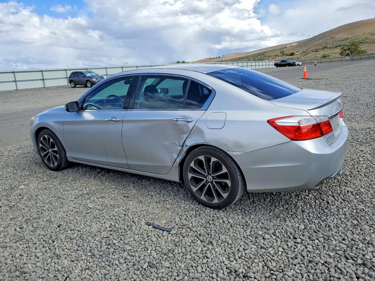 2013 HONDA ACCORD SPORT photo 2