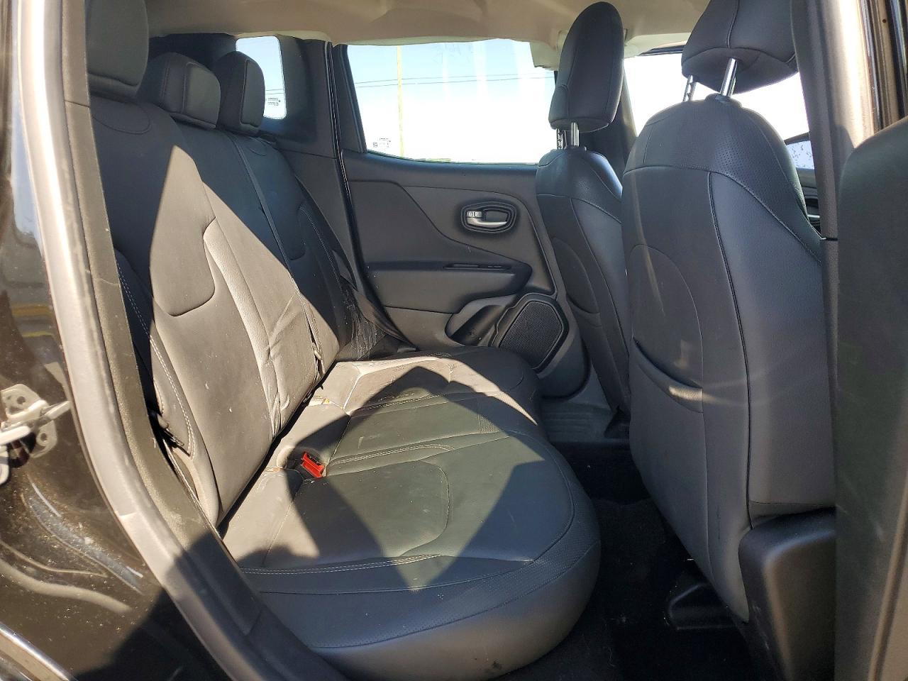 2023 JEEP RENEGADE LIMITED photo 31