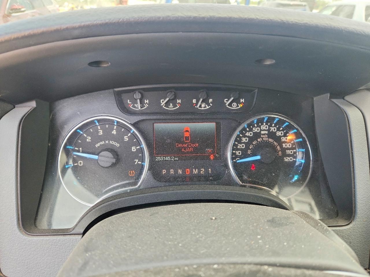 2011 FORD F150 SUPER CAB photo 25