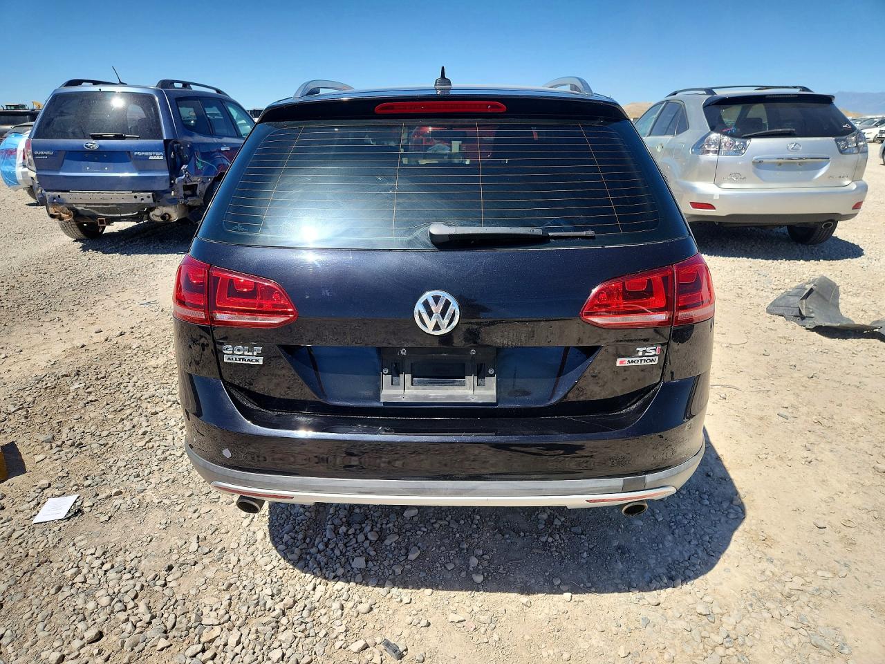 2017 VOLKSWAGEN GOLF ALLTRACK S photo 11