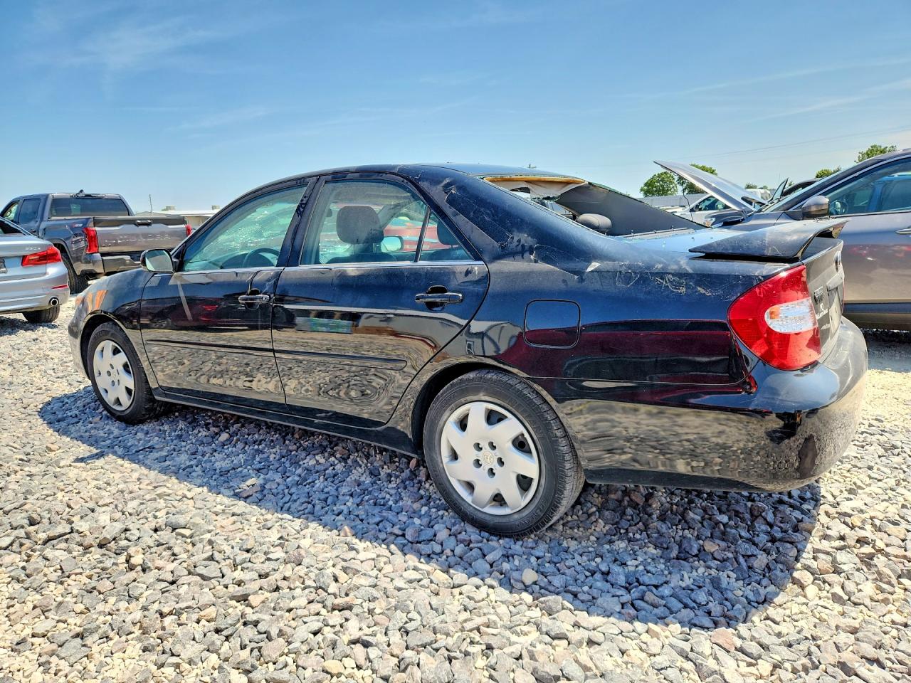 2004 TOYOTA CAMRY SE photo 3