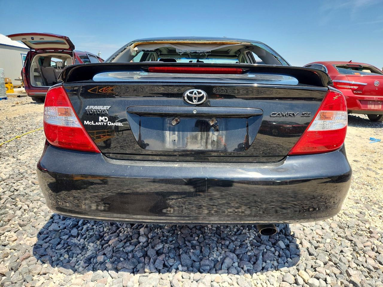 2004 TOYOTA CAMRY SE photo 11