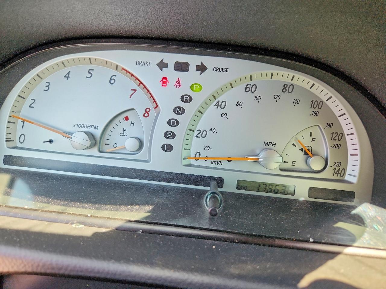 2004 TOYOTA CAMRY SE photo 17