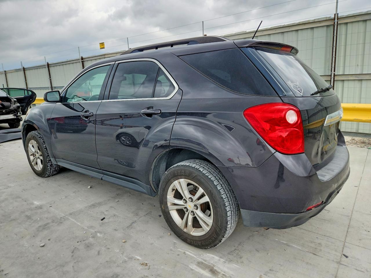 2015 CHEVROLET EQUINOX LT photo 3
