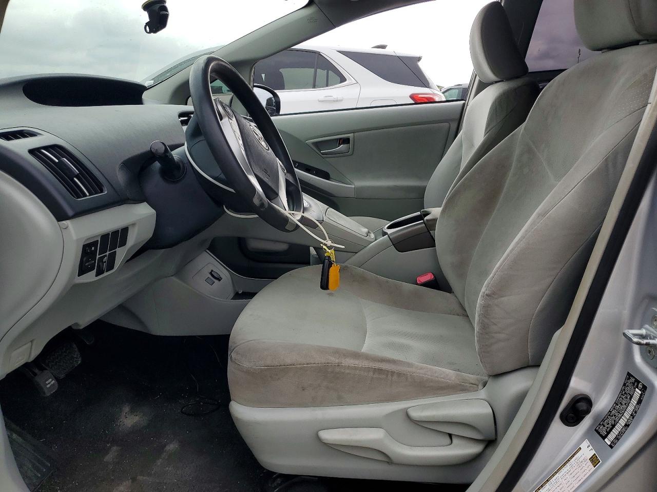 2013 TOYOTA PRIUS TWO photo 19