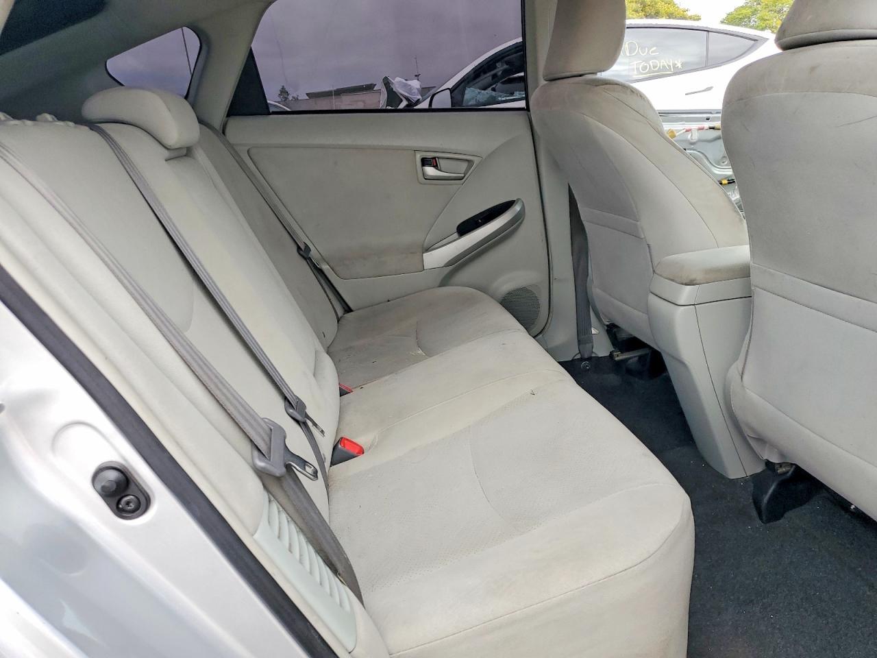 2013 TOYOTA PRIUS TWO photo 28