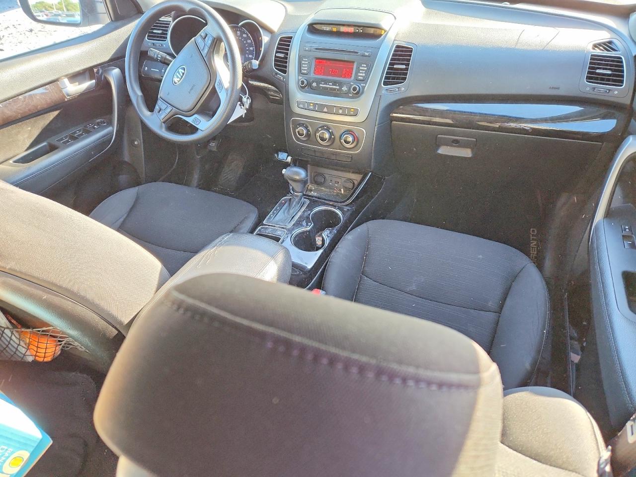 2014 KIA SORENTO LX photo 22