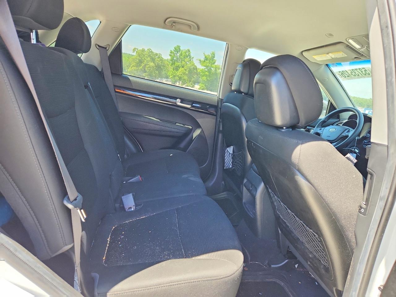 2014 KIA SORENTO LX photo 28