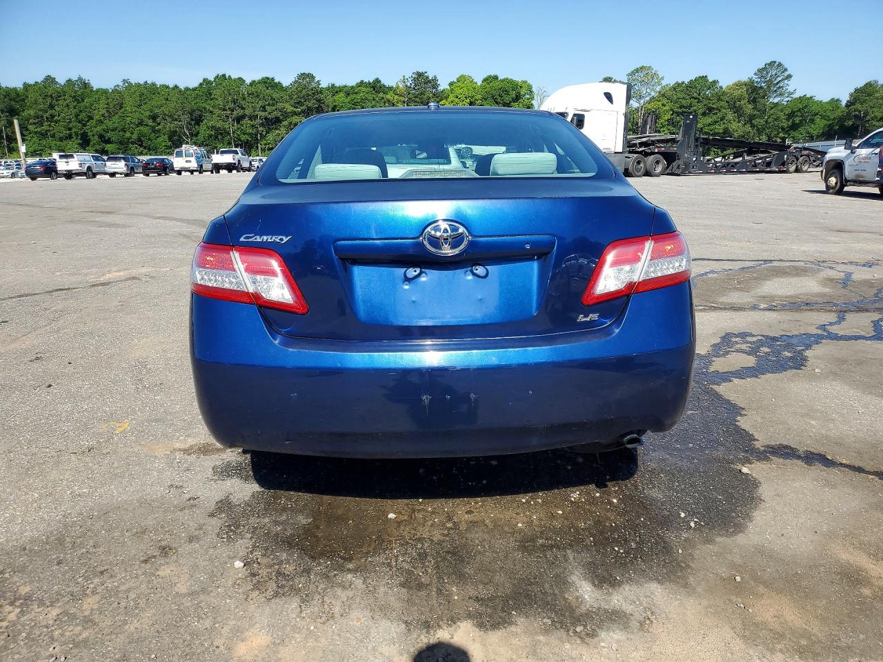2010 TOYOTA CAMRY LE photo 16