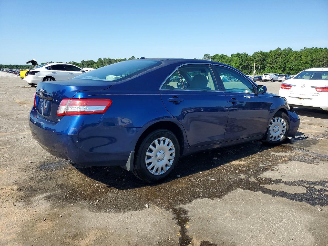 2010 TOYOTA CAMRY LE photo 7