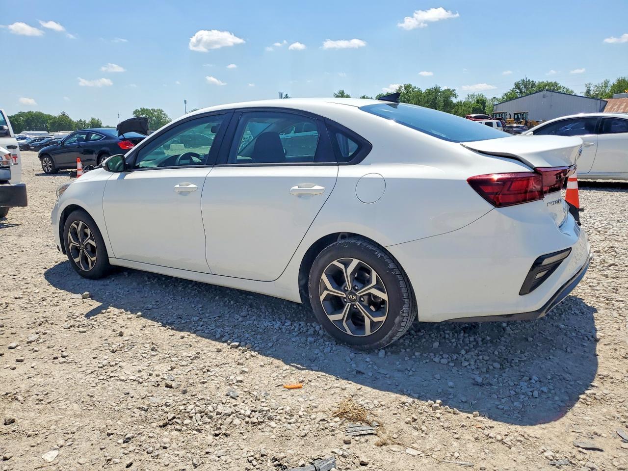 2019 KIA FORTE LXS photo 3