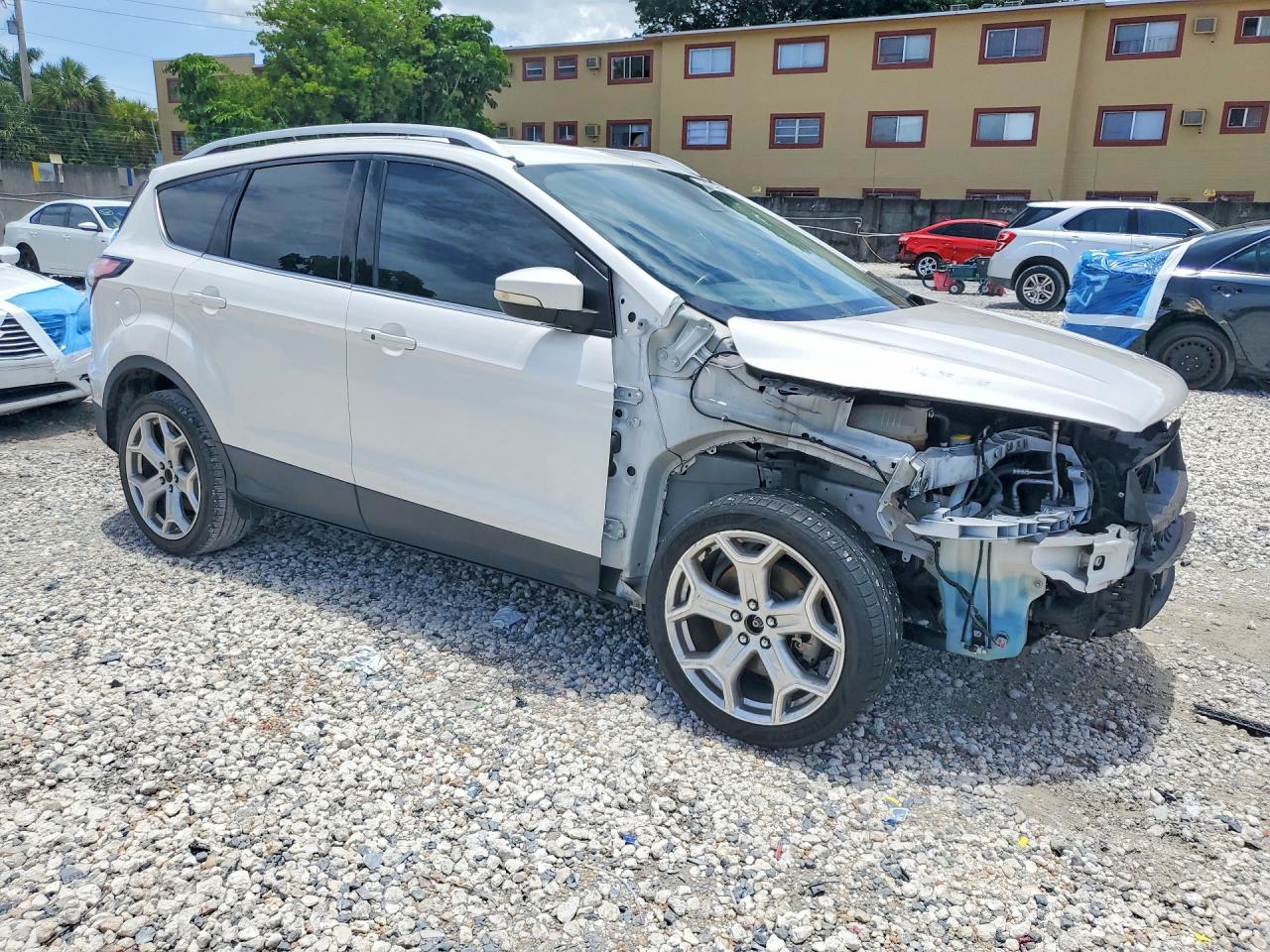 2017 FORD ESCAPE TITANIUM photo 10