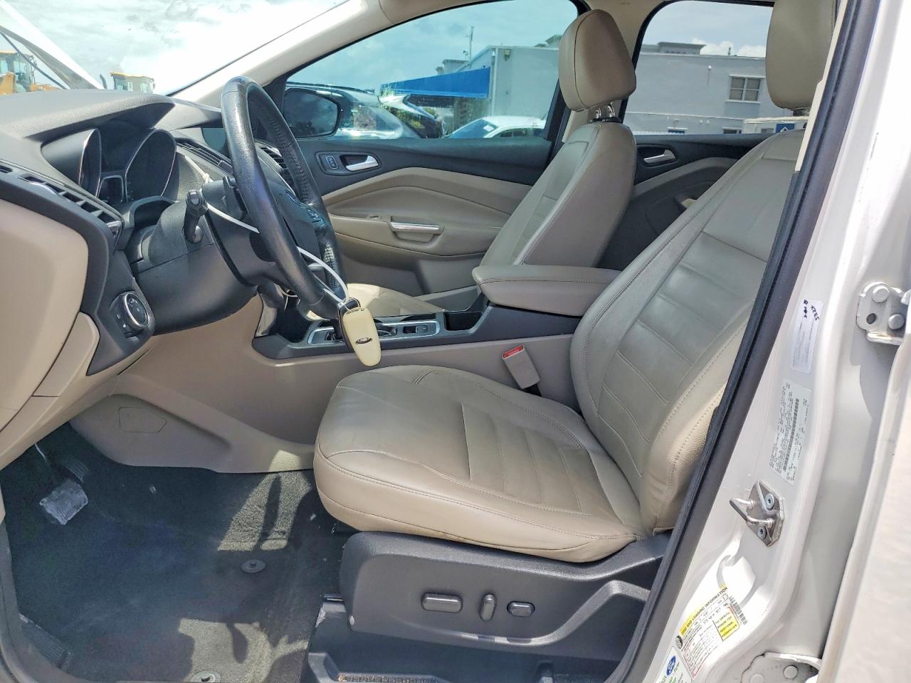 2017 FORD ESCAPE TITANIUM photo 19