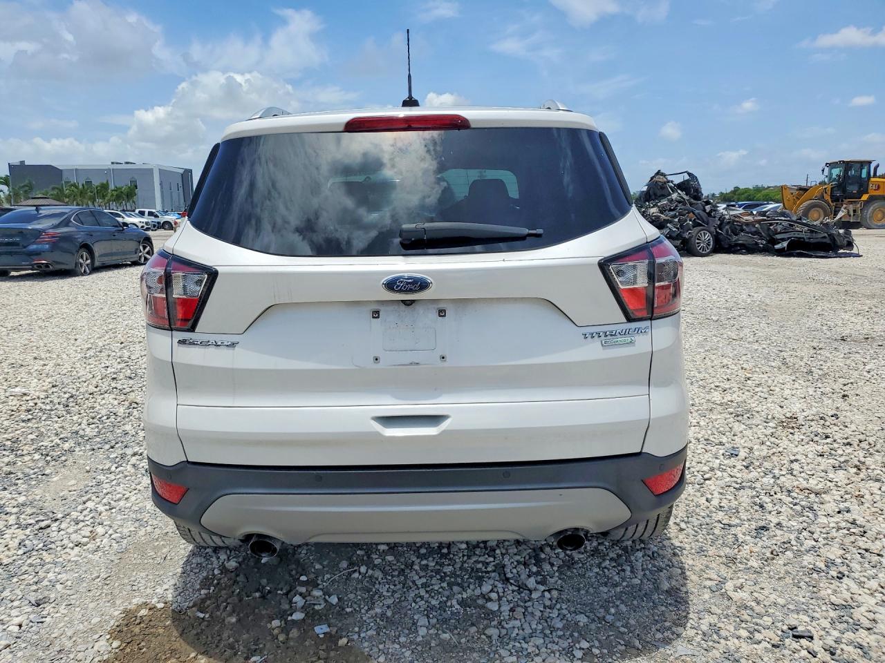 2017 FORD ESCAPE TITANIUM photo 16