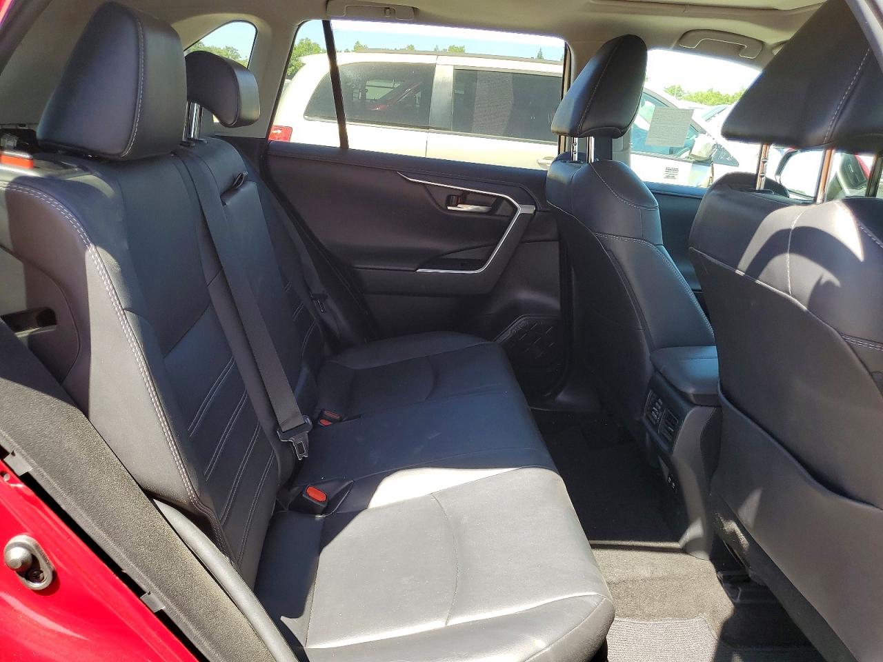 2019 TOYOTA RAV4 LIMITED photo 11