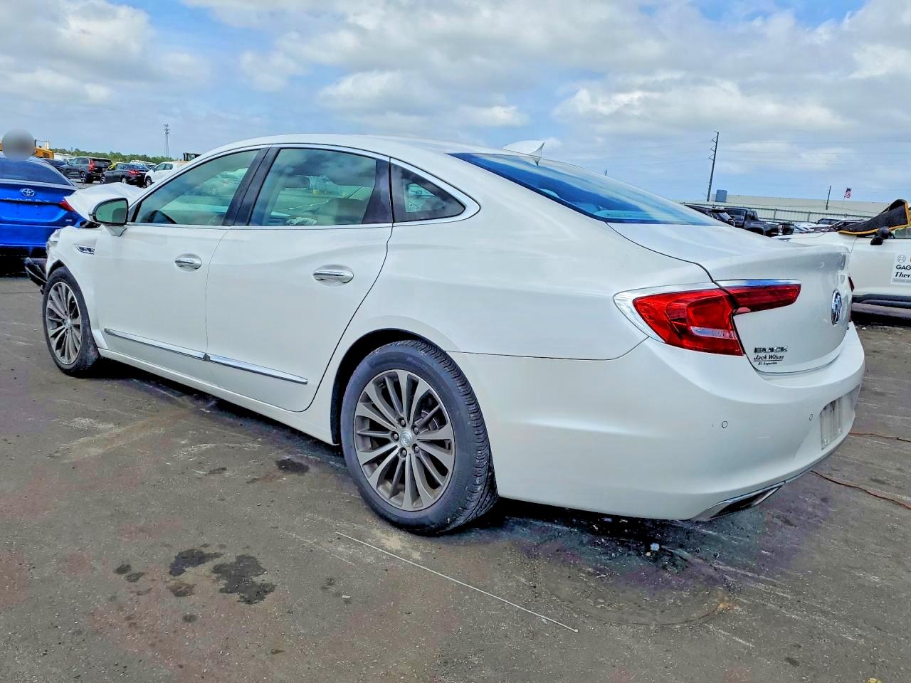 2017 BUICK LACROSSE ESSENCE photo 3