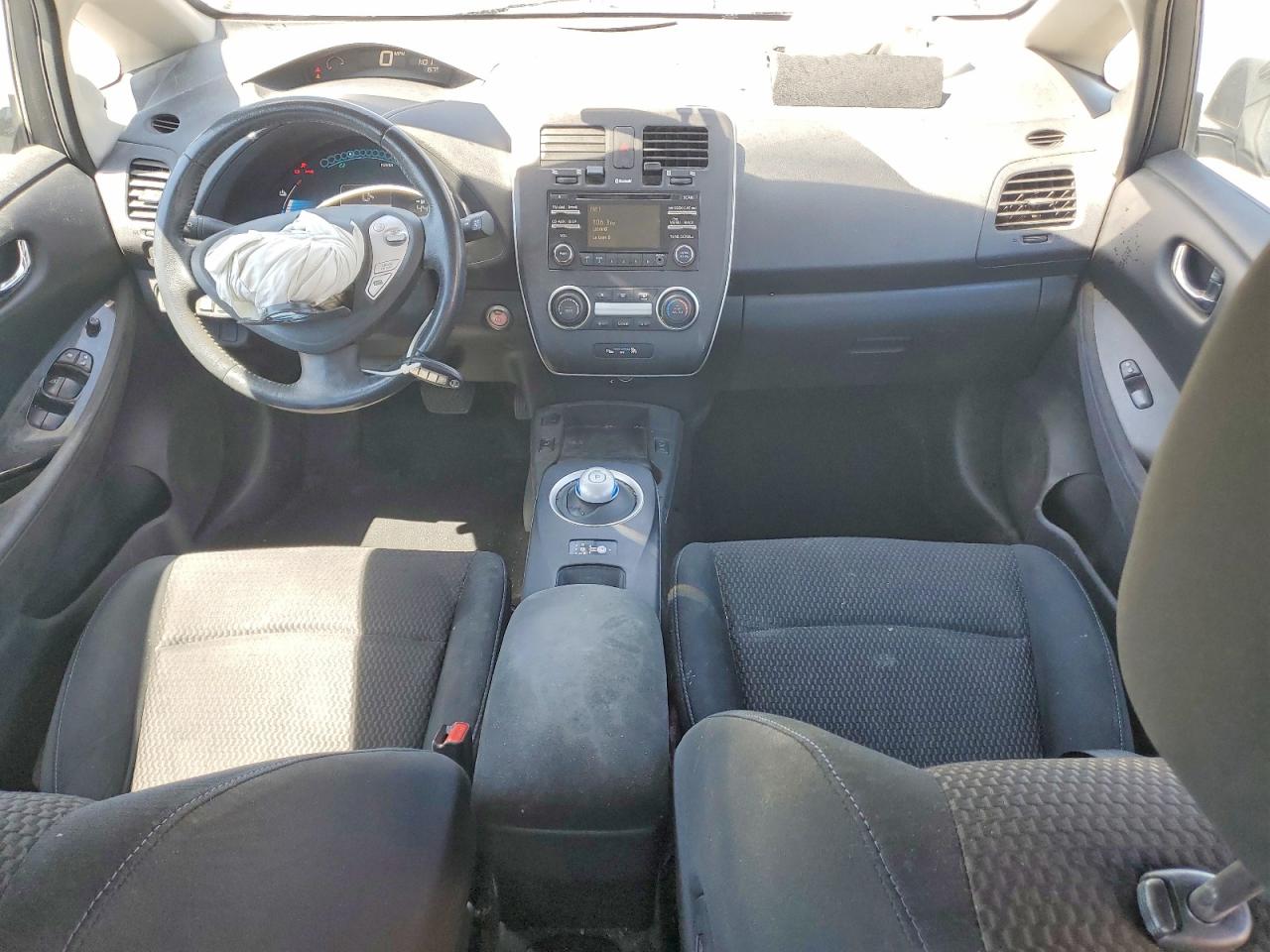 2015 NISSAN LEAF S photo 15