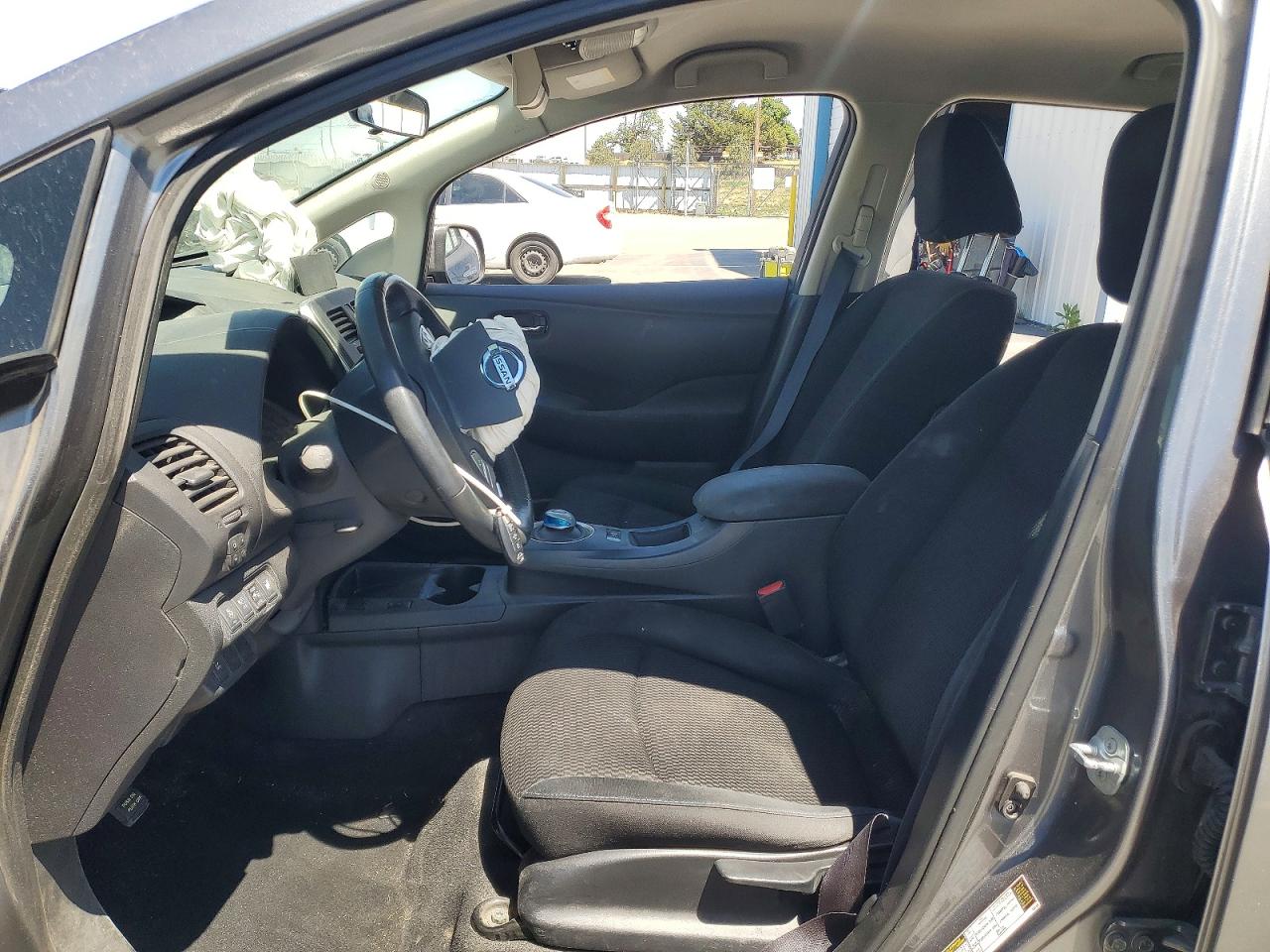 2015 NISSAN LEAF S photo 13