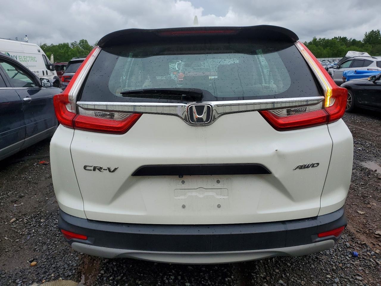 2017 HONDA CR-V LX photo 11