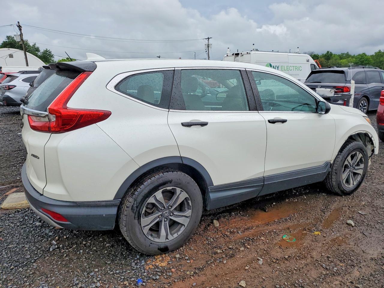 2017 HONDA CR-V LX photo 5