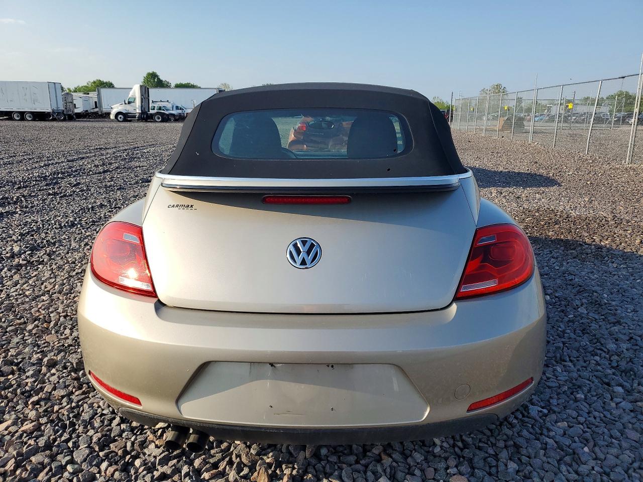 2013 VOLKSWAGEN BEETLE photo 11