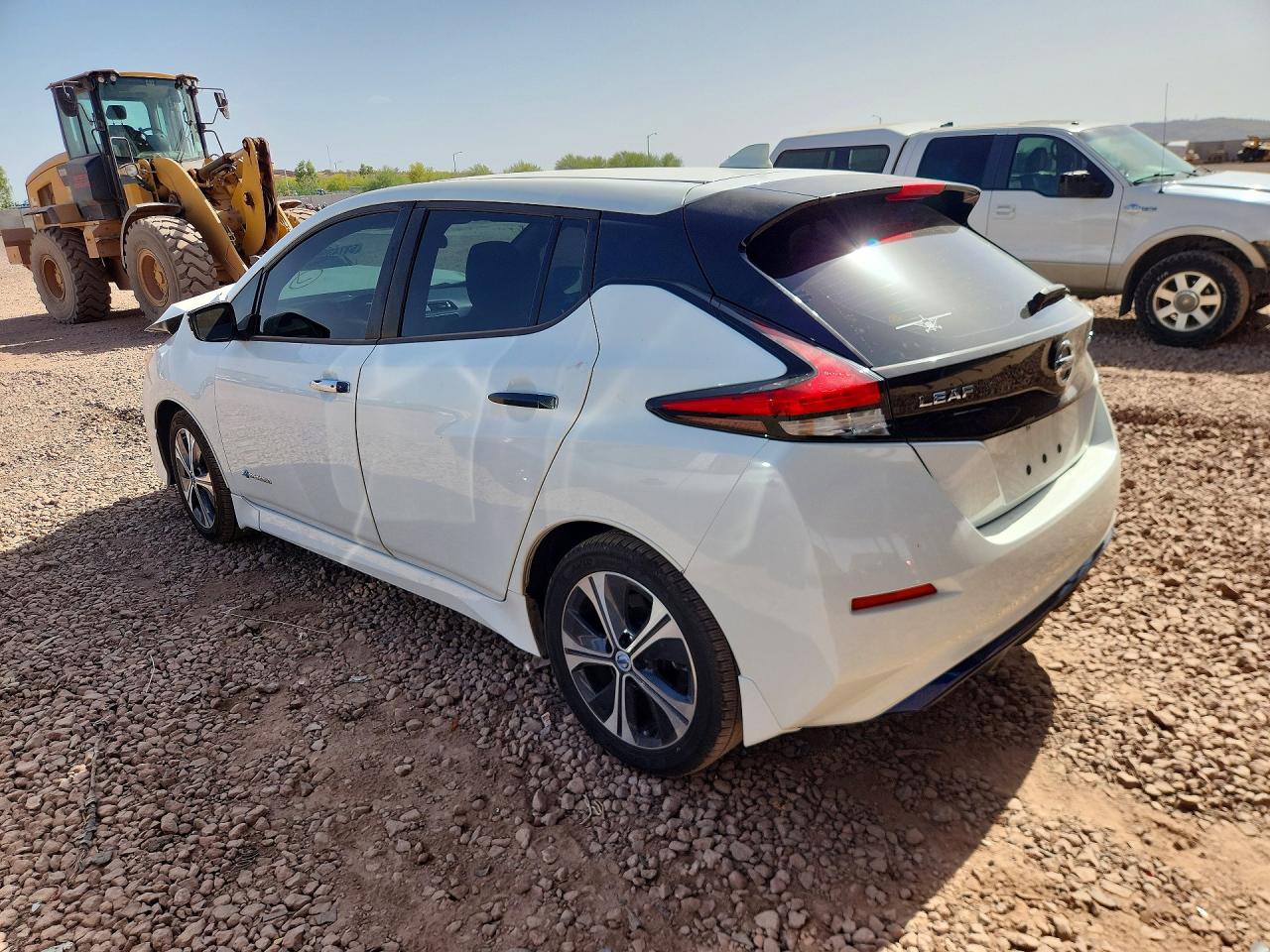 2018 NISSAN LEAF S photo 4