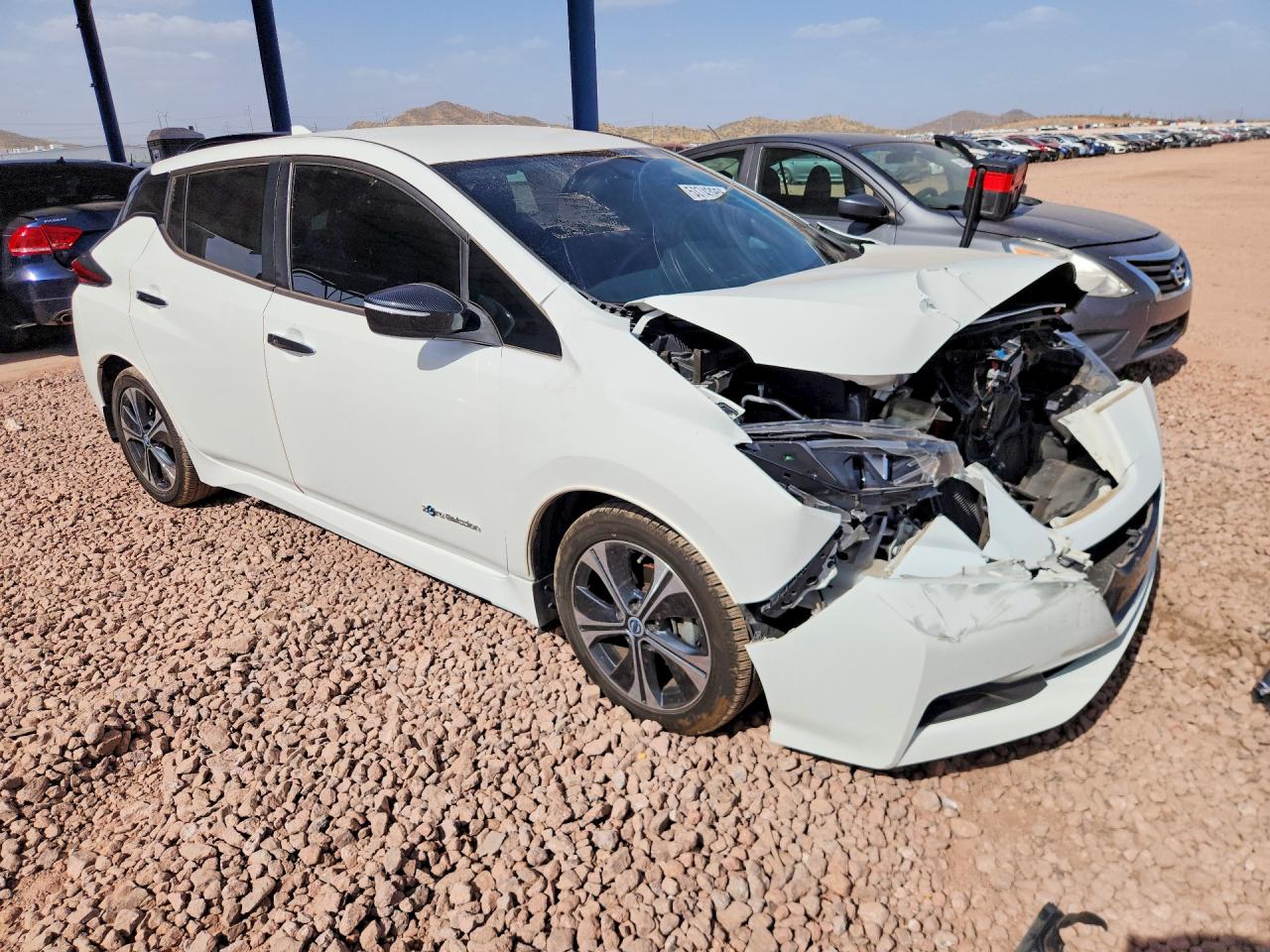 2018 NISSAN LEAF S photo 10