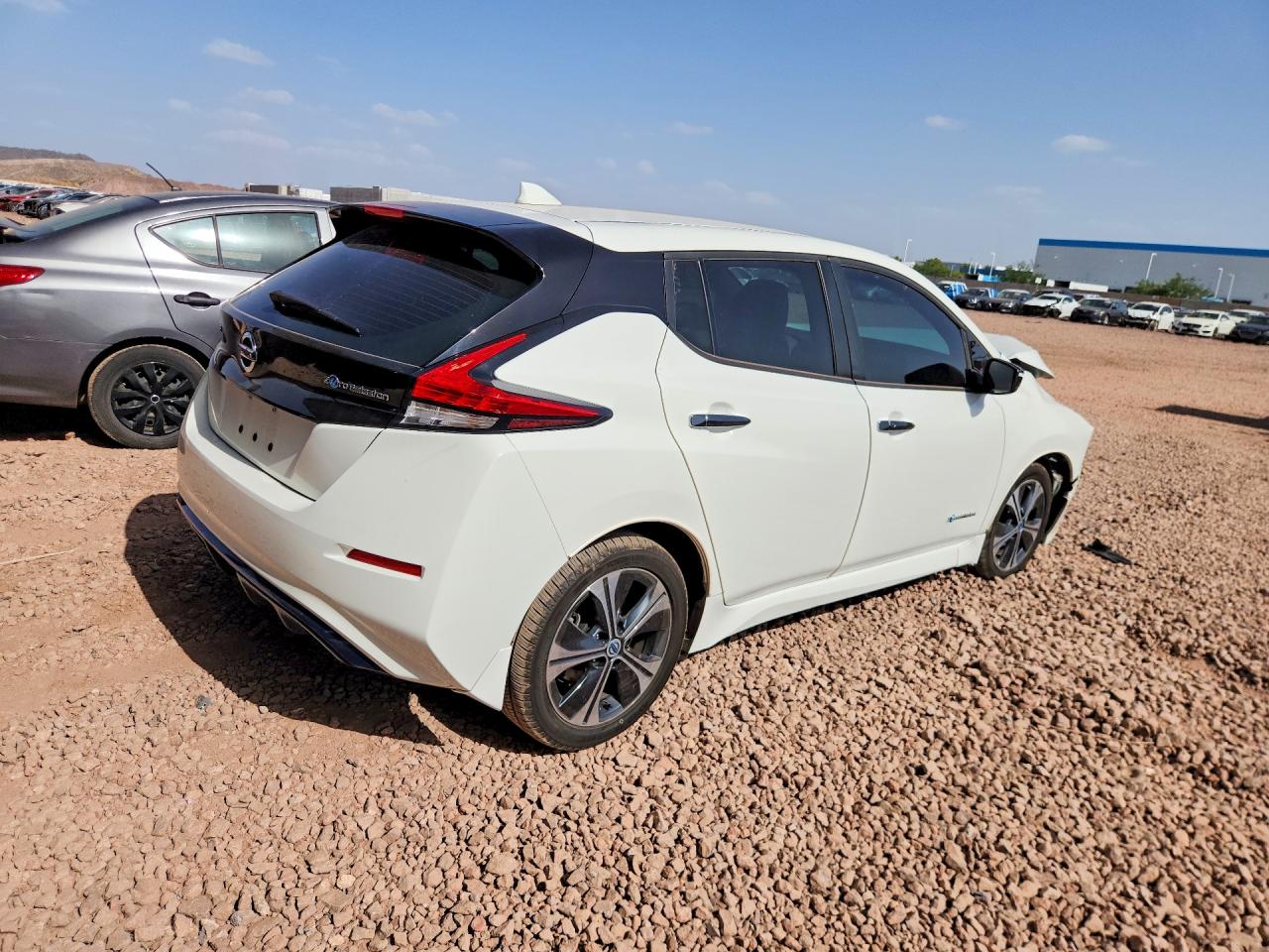 2018 NISSAN LEAF S photo 7