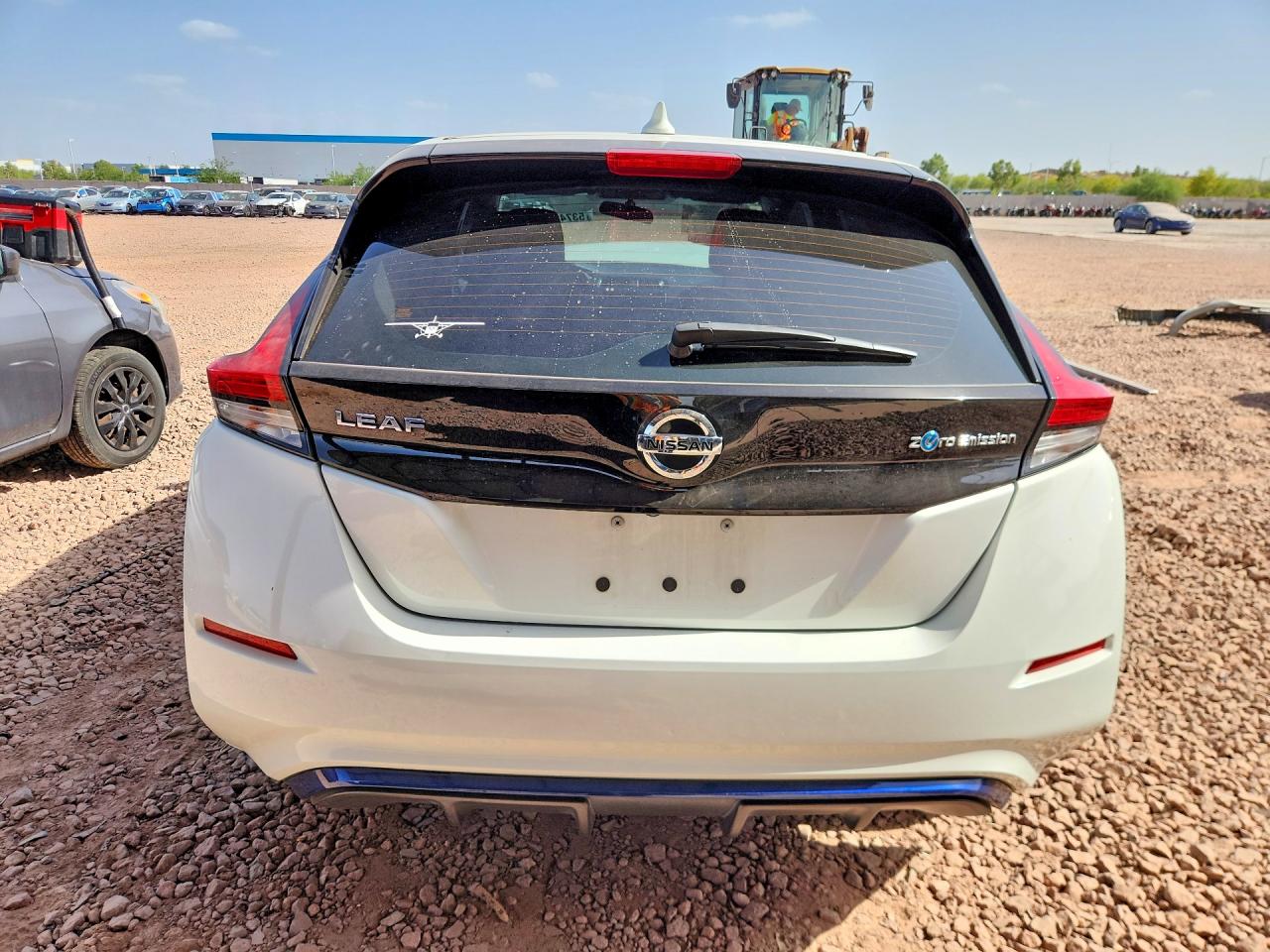 2018 NISSAN LEAF S photo 16