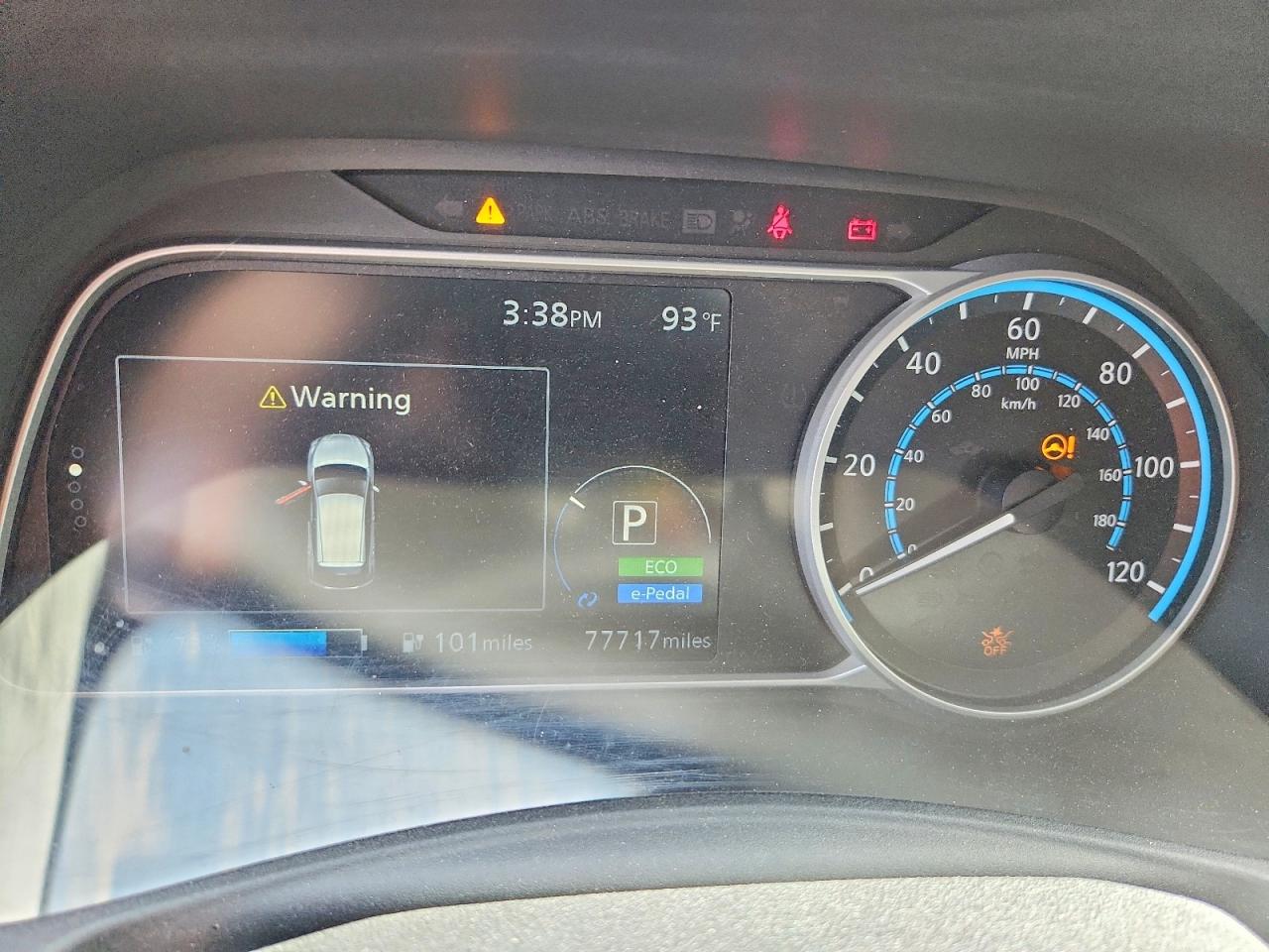 2018 NISSAN LEAF S photo 25