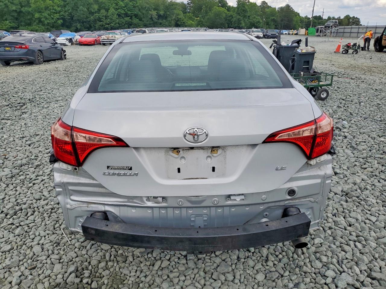 2017 TOYOTA COROLLA LE photo 6