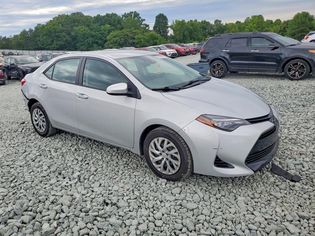 2017 TOYOTA COROLLA LE photo 4