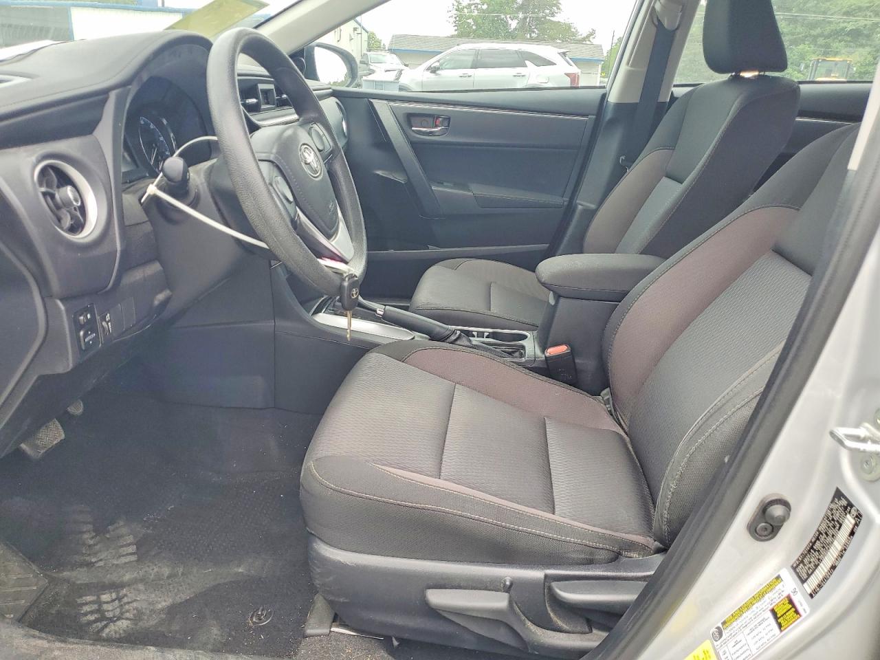 2017 TOYOTA COROLLA LE photo 7