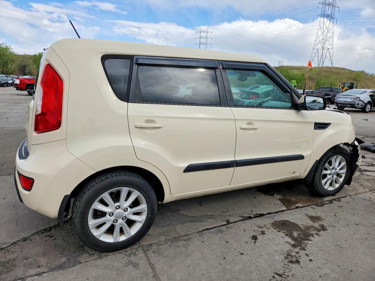 2013 KIA SOUL + photo 3