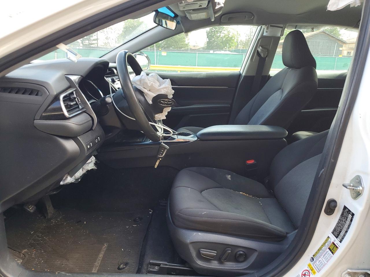 2019 TOYOTA CAMRY L photo 19