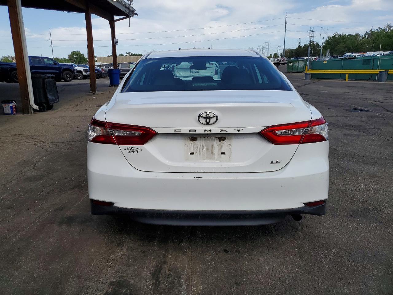 2019 TOYOTA CAMRY L photo 16