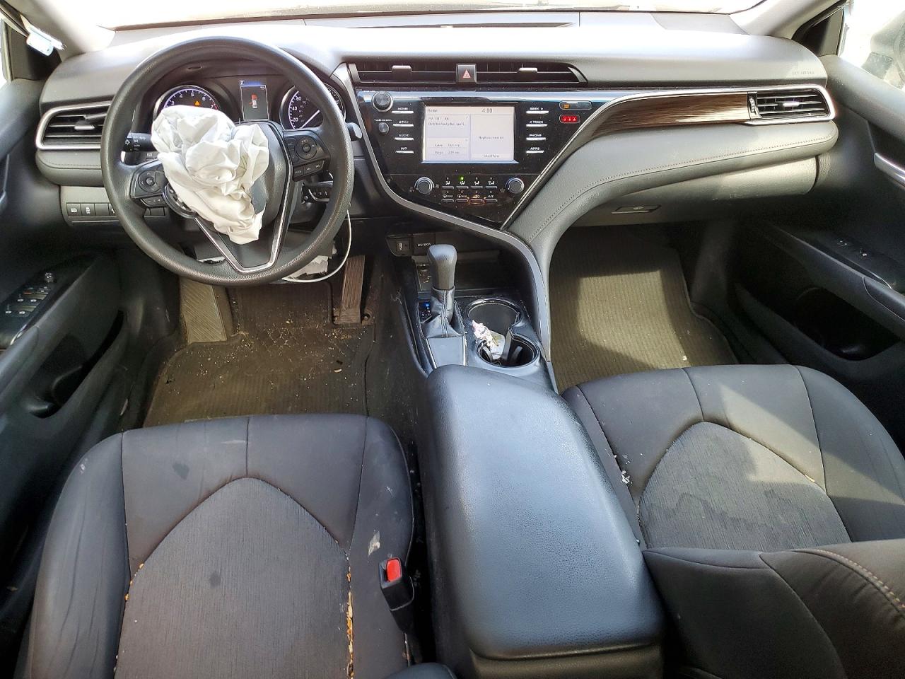 2019 TOYOTA CAMRY L photo 22
