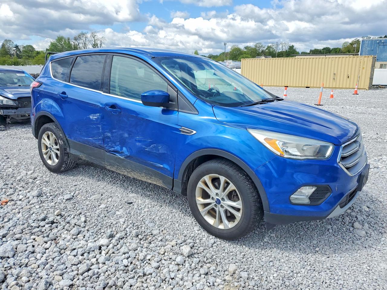 2017 FORD ESCAPE SE photo 10