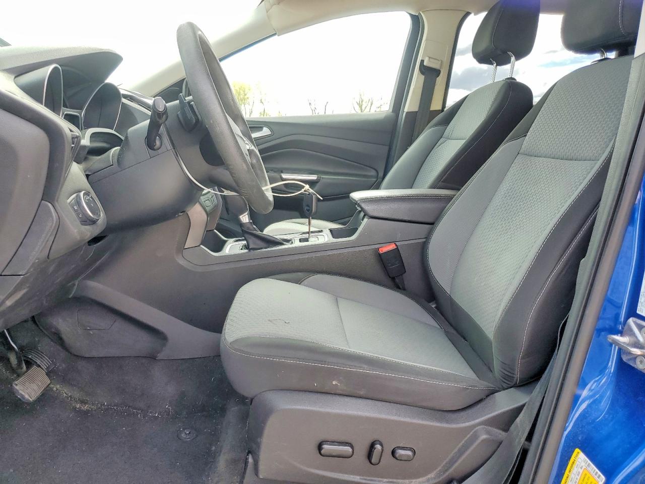 2017 FORD ESCAPE SE photo 19