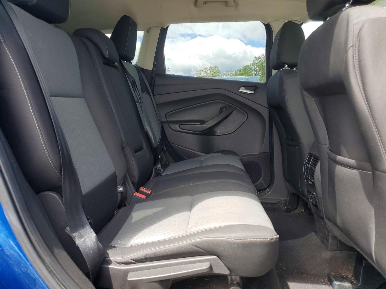 2017 FORD ESCAPE SE photo 31