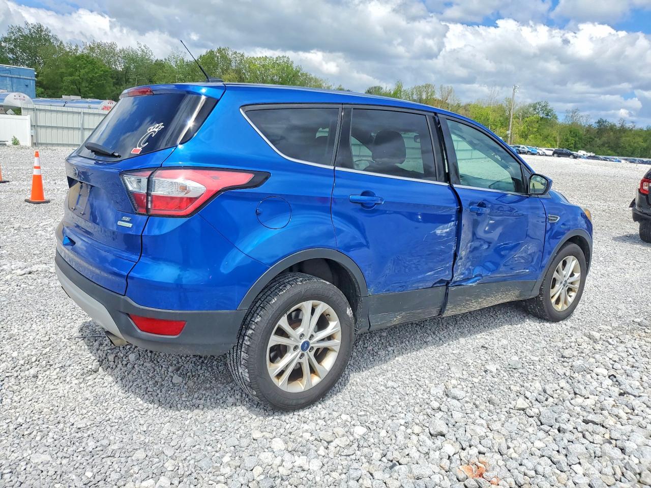 2017 FORD ESCAPE SE photo 7