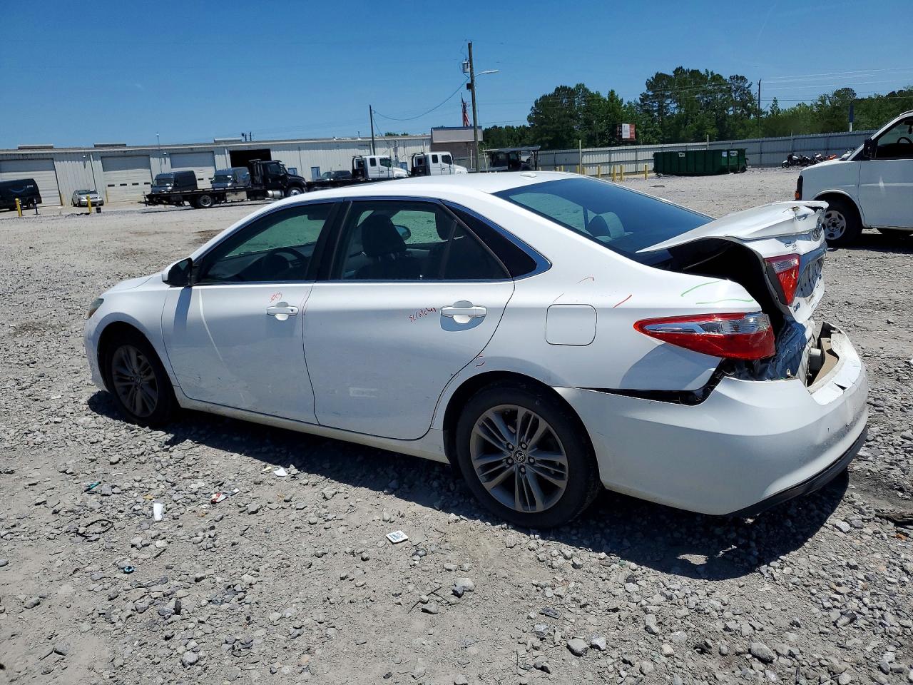 2016 TOYOTA CAMRY SE photo 4