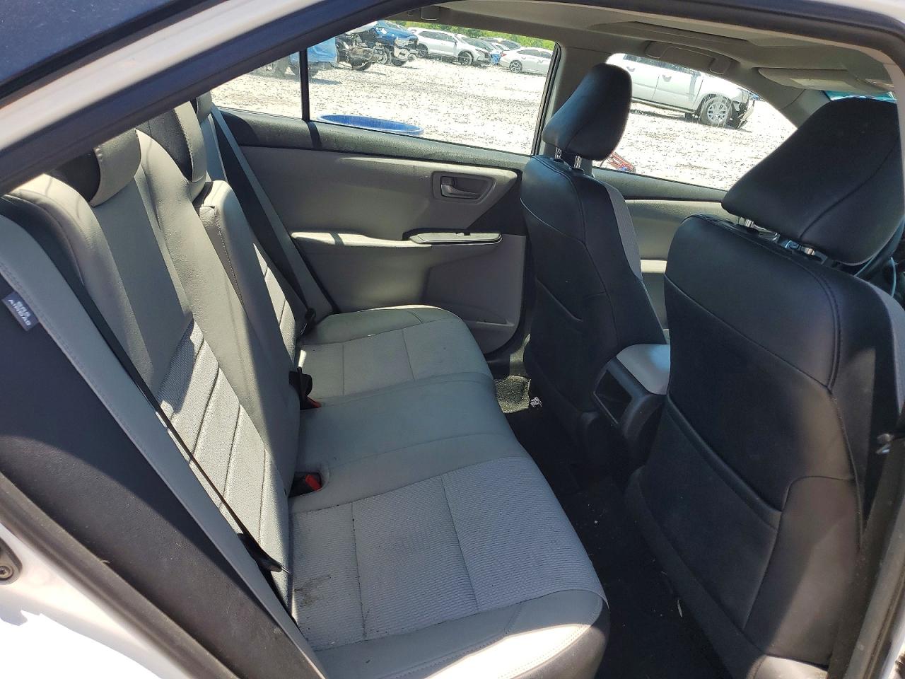 2016 TOYOTA CAMRY SE photo 28